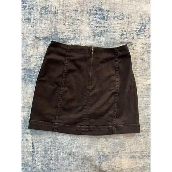 Wild Fable Black Zippered Back Denim Mini Skirt Size 4 - Picture 2 of 6